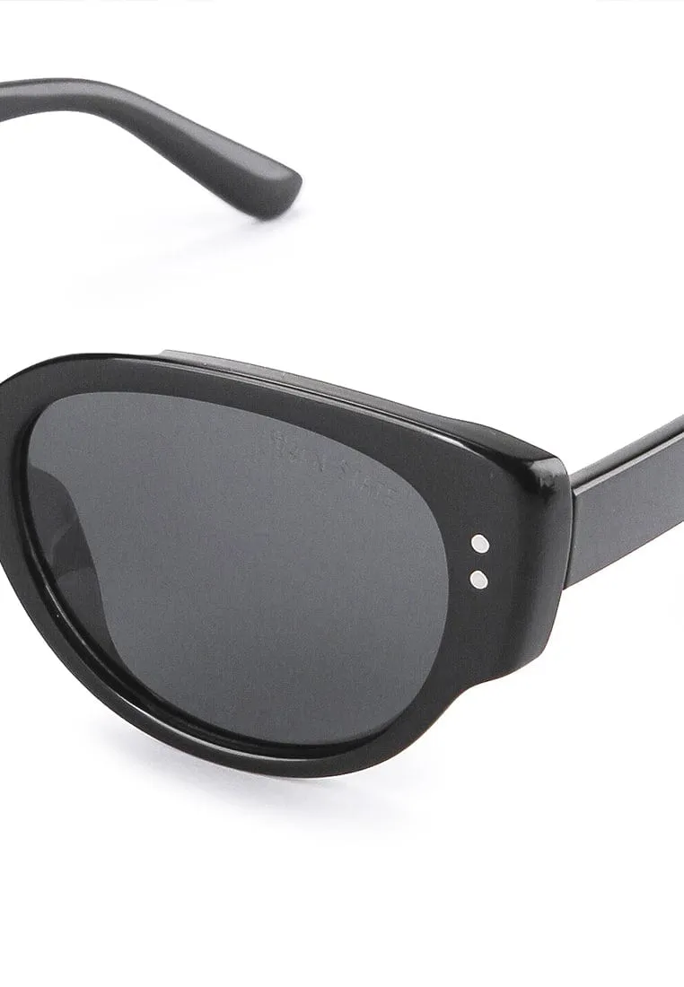 Polarized Plastic Frame Modern Oval Sunglasses - Black Black