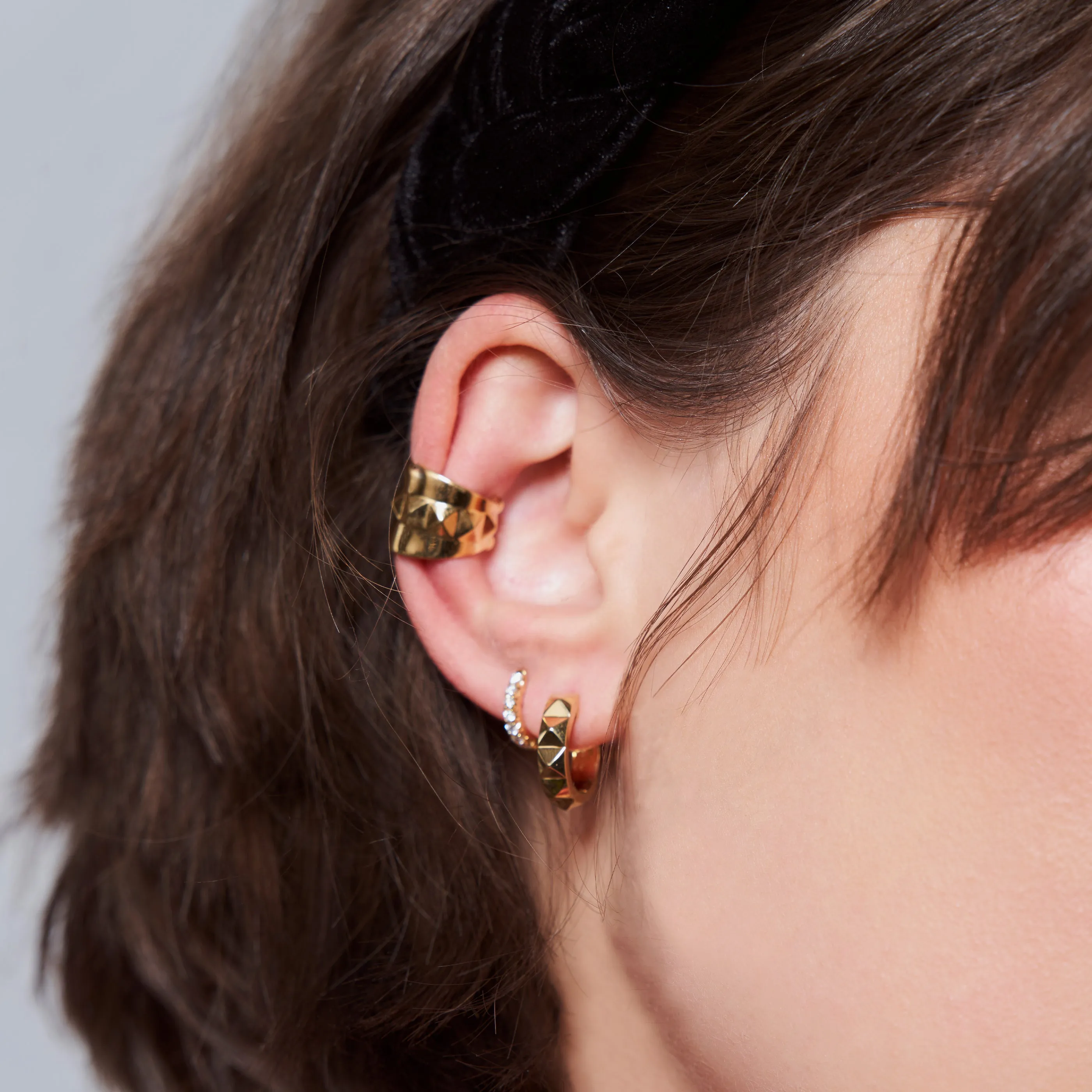 R.08® Bold Single Ear Cuff | 18K Yellow Gold